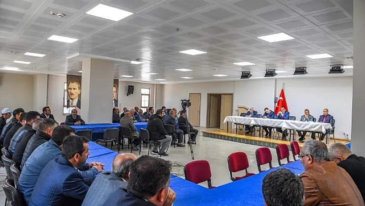 Gürkan, Doğanyol'da muhtarlarla bir araya geldi