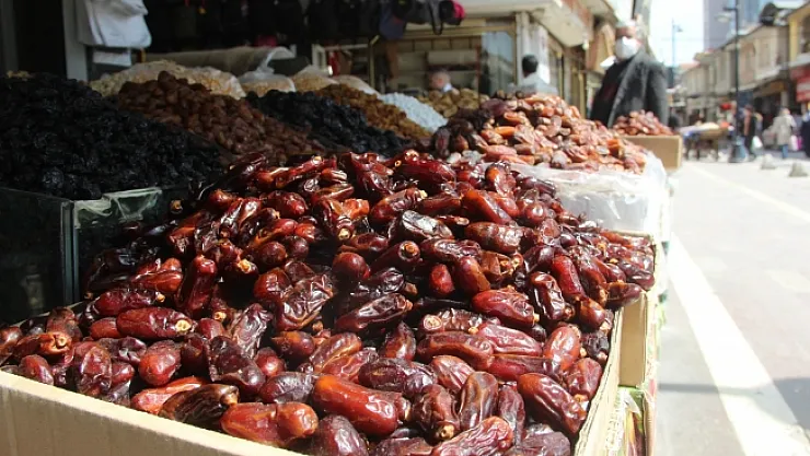 Hurmalar tezgahları renklendirdi  