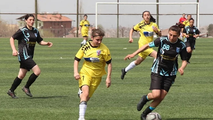 Kadınlar liderliğe yükseldi