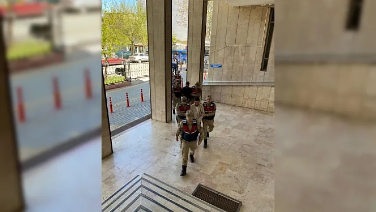 Malatya'da 2 ilçede 6 adrese eş zamanlı operasyon: 6 gözaltı