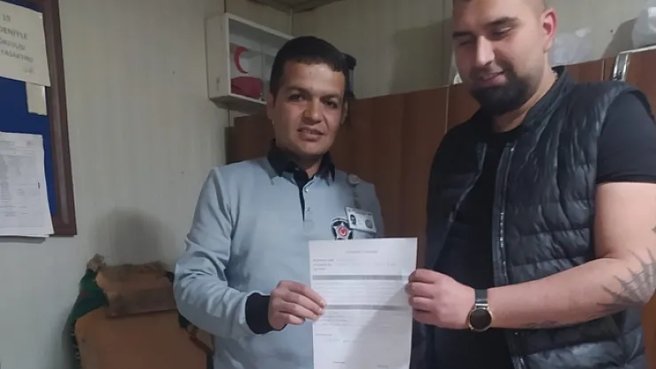 Temizlik personelinden örnek davranış