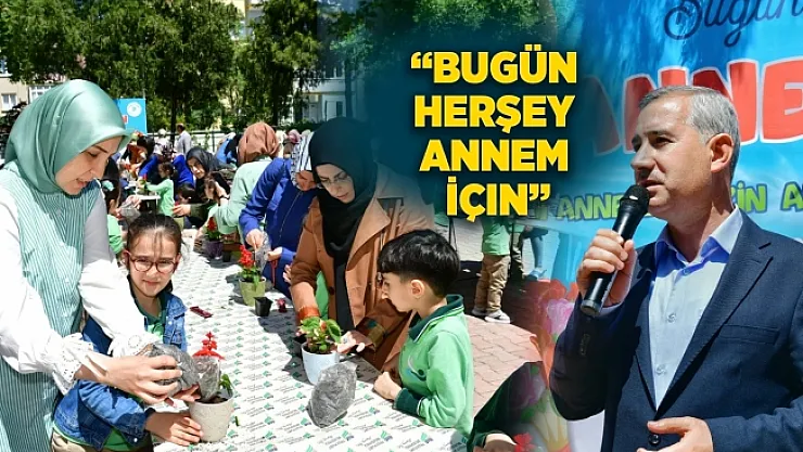Anneler Günü programı duygusal anlara sahne oldu