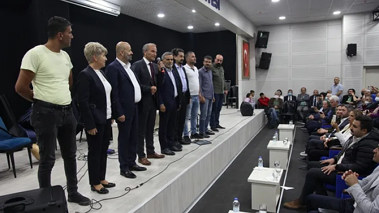 Arguvan Belediyespor şampiyonluğu kutladı