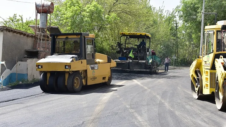 Büyükşehir Belediyesi asfalt çalışmalarını yoğunlaştırdı