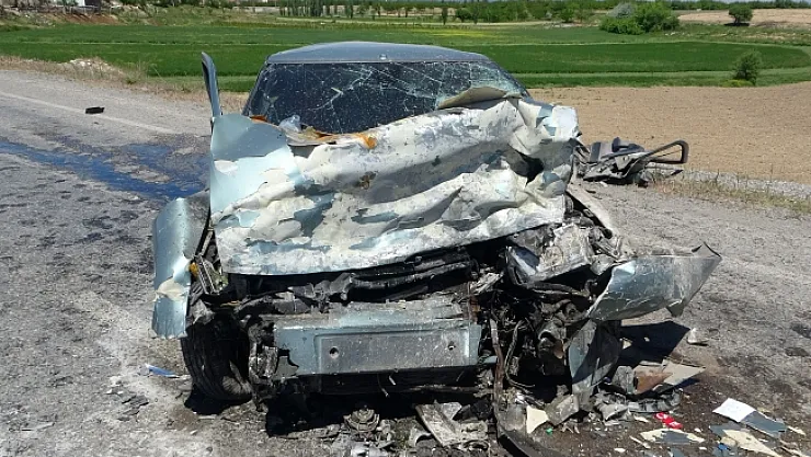 Feci kazada ağır yaralanan sürücü kurtarılamadı