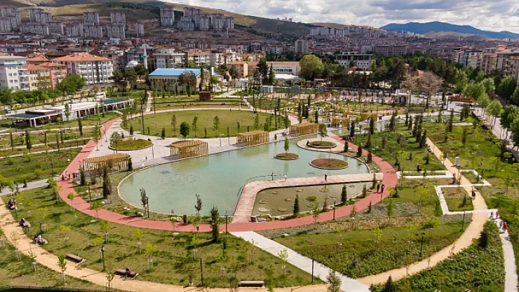 Gürkan: Toplumun akciğerleri yeşil alanlardır