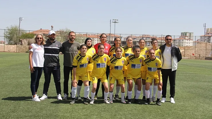 Malatya Bayanlar futbol takımı, ligi namağlup tamamladı