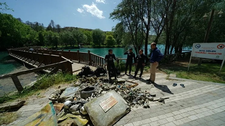 Orduzu Pınarbaşı Göleti'nde temizlik çalışması… Göletten ne çıkmadı ki!