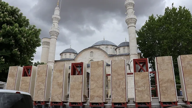 Yeni Cami çevre düzenlemesine tepkiler çığ gibi büyüyor