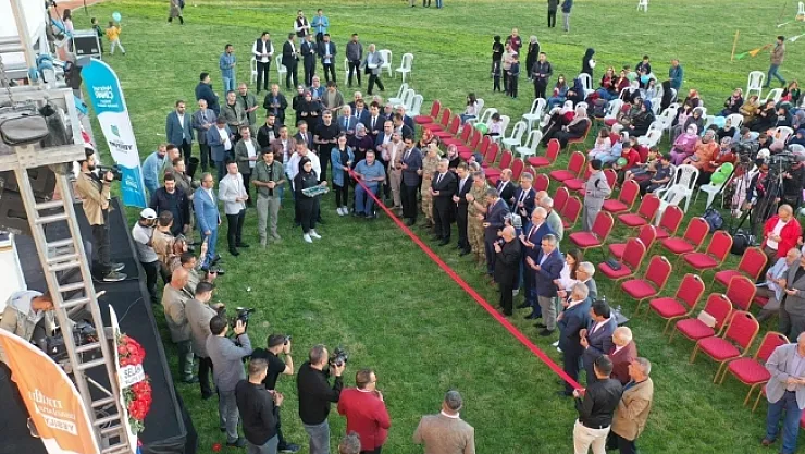 Yeşilyurt'ta Şehit Semih Özbey Parkı'nın açılışında duygusal anlar