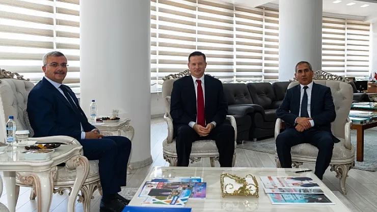 ABD Adana 2. Konsolosu Dolan'dan Büyükşehir Belediyesine ziyaret