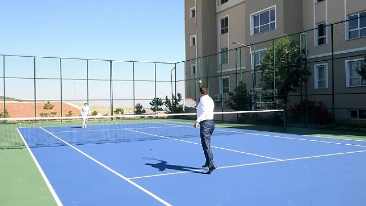 Başkan Gürkan, spor lisesindeki tesisleri inceledi