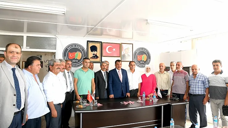 Başkan Gürkan,Kayısı Kent Muhtarlar Derneği'ni ziyaret etti