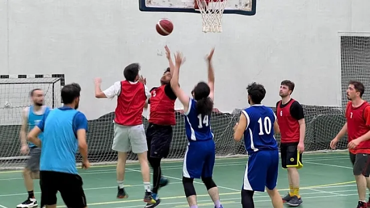 Basketbol şampiyonasında Tıp Fakültesi birinci