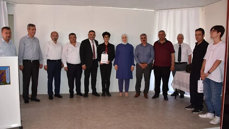 Malatya'da proje okulu öğrenci ve öğretmenlerine ödül