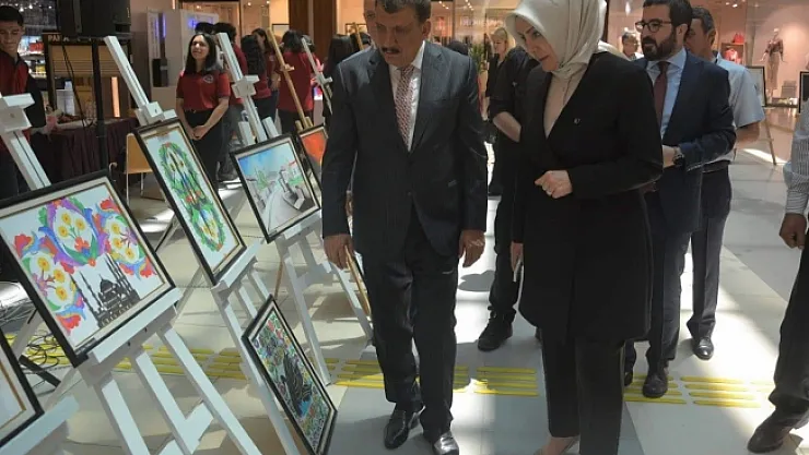 Özal'a ithafen resim sergisi  