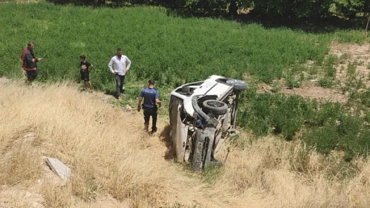 Şarampole uçan araçta can pazarı: 2'si ağır 6 yaralı