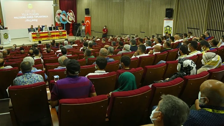 Taraftarlar Kulüp Başkanı Adil Gevrek'e tepki gösterdi