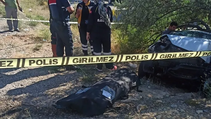 Cenaze yolunda feci kaza: 3 ölü, 2 yaralı