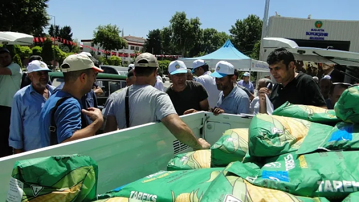 Çiftçilere silajlık mısır tohumu dağıtıldı
