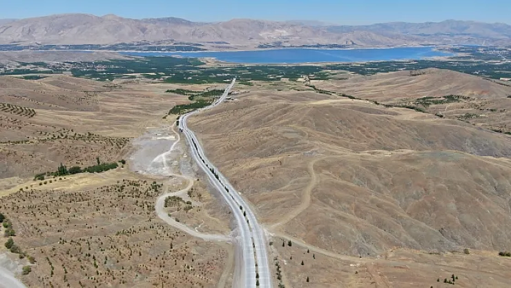 Erenli Mahallesinde beton yol uygulaması yapıldı