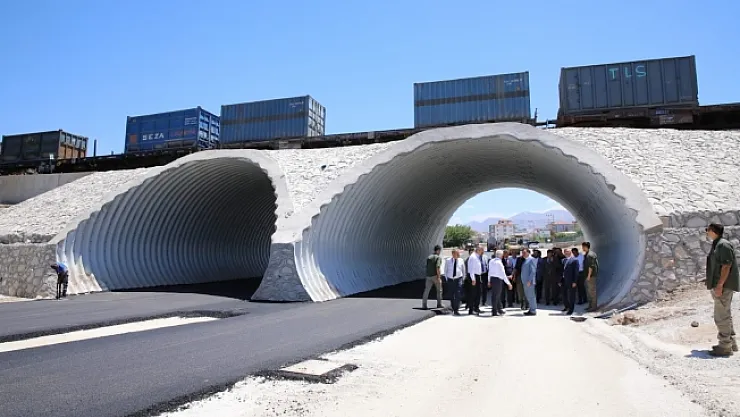 Hemzemin geçitlerde asfalt çalışması