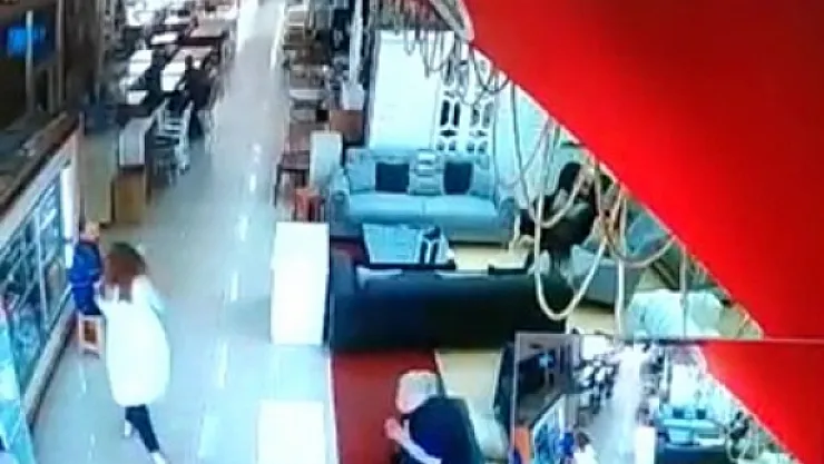 İstanbul'da kanlı baskın: Avukat ve davacıyı öldürdü