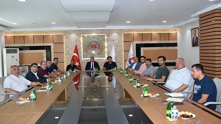 Kayısı piyasası hakkında bilgiler aldılar