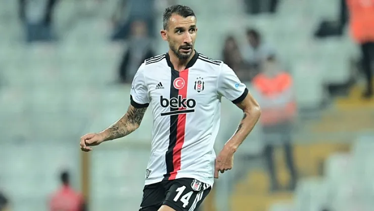 Milli futbolcu, Mehmet Topal futbolu bıraktı