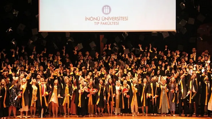 Tıbbiyelilerin mezuniyet coşkusu