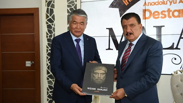 Türksoy Genel Sekreteri Sultan Raev'den Gürkan'a Ziyaret