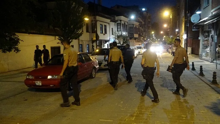 'Yan baktın' kavgası kanlı bitti: 3 yaralı