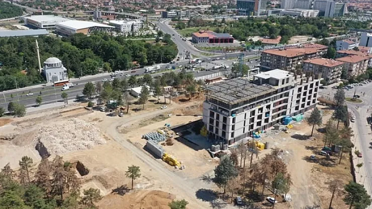 Yeşilyurt Belediyesi'nin yeni hizmet binası inşaatı sürüyor