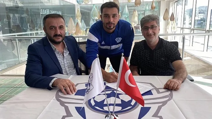 Arguvanspor'da imzalar atıldı