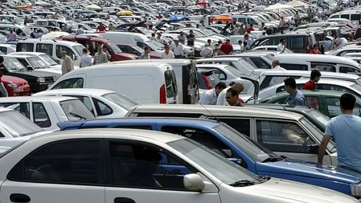 İkinci el otomobil satışına 6 ay ve 6 bin kilometre şartı Resmi Gazete'de