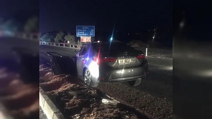 Kamyonet ile otomobil çarpıştı: 4 yaralı