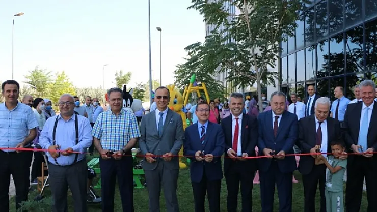 Karaciğer Nakli Enstitüsüne toplantı salonu ve oyun parkı