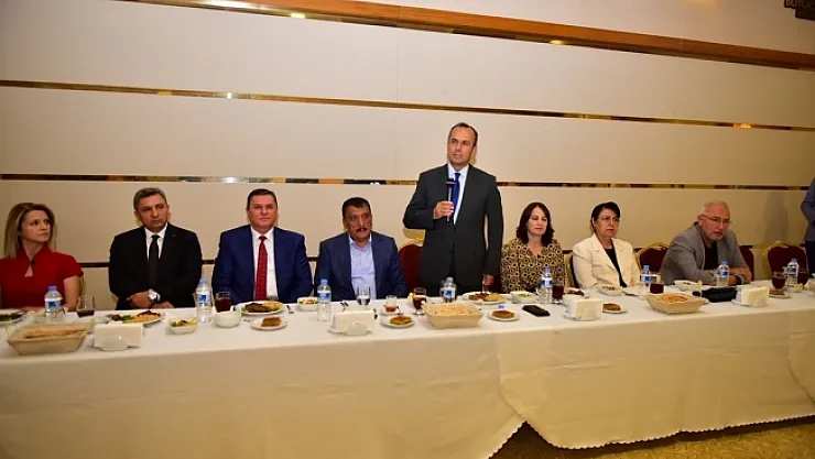 Malatya'da komutanlara veda yemeği verildi