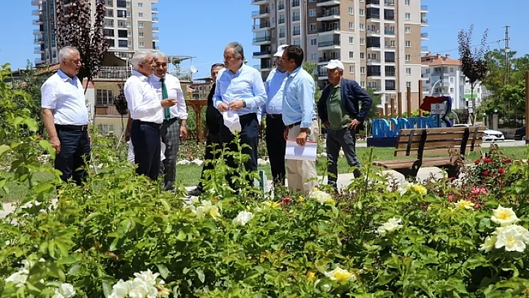 Milletvekili Çakır ve Güder, gül bahçesini inceledi