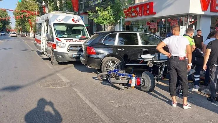 Otomobil ile motosiklet çarpıştı: 1 yaralı