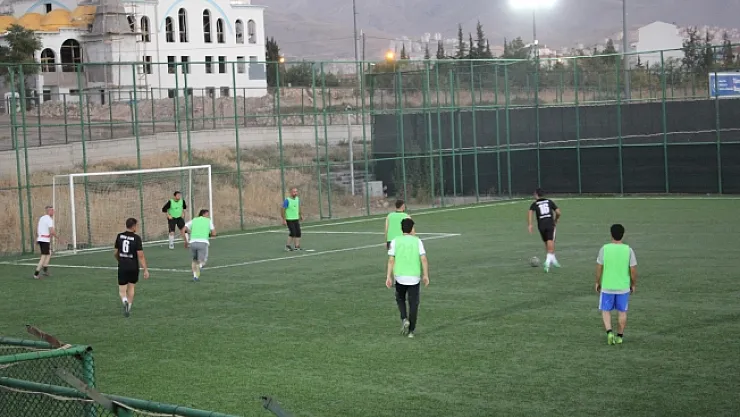 Dostluk maçında gülen taraf jandarma oldu