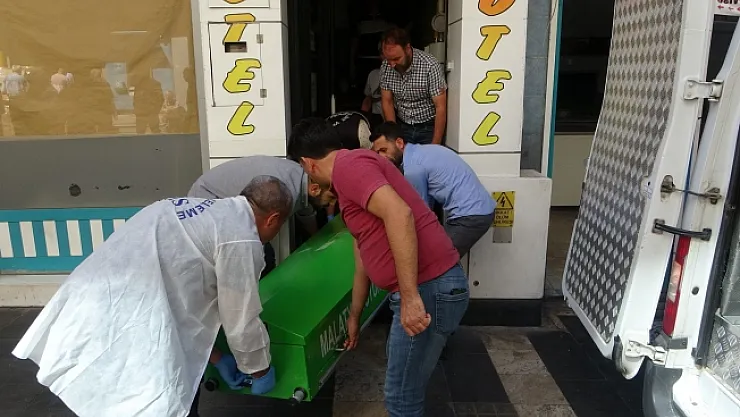 54 yaşındaki Azerbaycanlı kadın otel odasında ölü bulundu