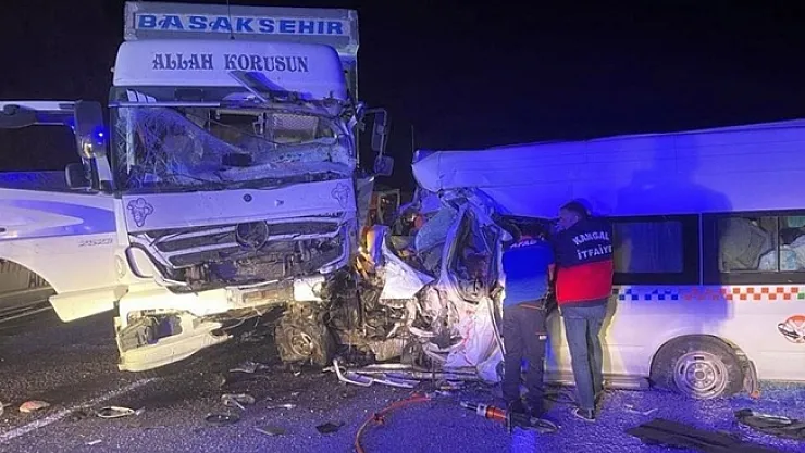 Malatya yolunda katliam gibi kaza! 8 ölü, 9 ağır yaralı!