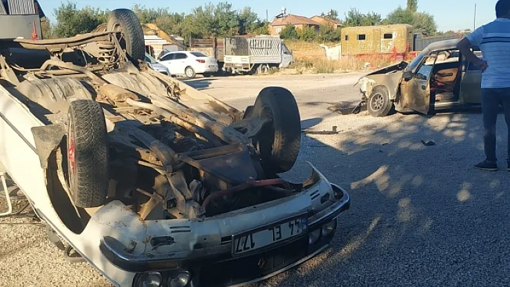 Malatya'da iki otomobil çarpıştı: 2 yaralı