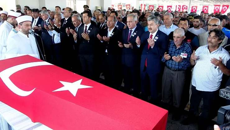 Malatyalı şehit gözyaşları arasında toprağa verildi