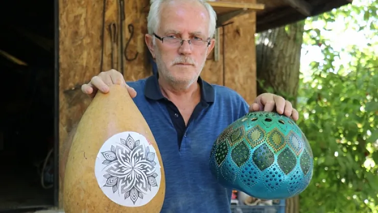 Su kabaklarını sanata dönüştürüyor