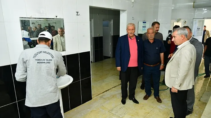 Yeşilyurt'ta camilere temizlik