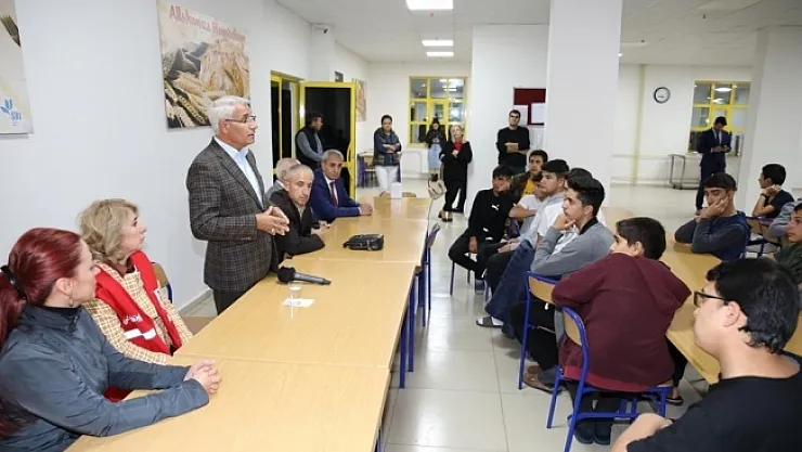 Başkan Güder, öğrencilere tecrübelerini aktardı