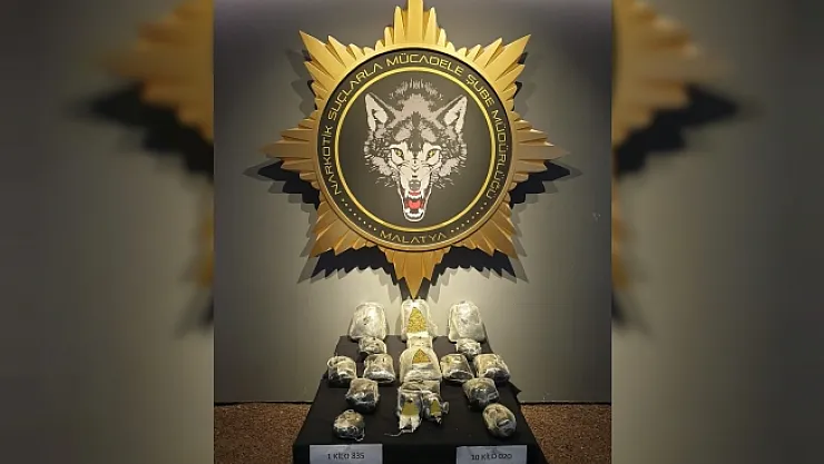 Emanet koliden esrar çıktı