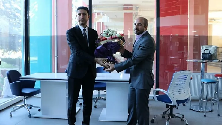 Kariyer Merkezi'nde bayrak değişimi